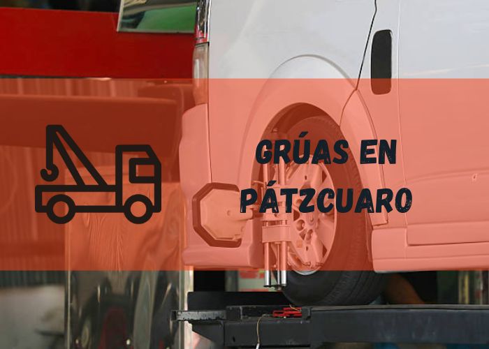 grúa realizando un traslado de un carro en Pátzcuaro